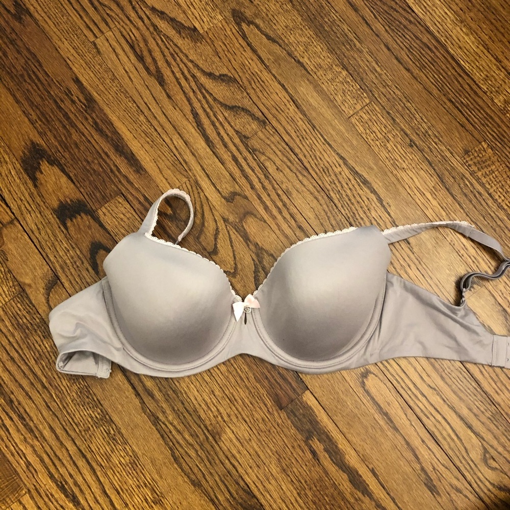 VS | Body by Victoria | 32DDD